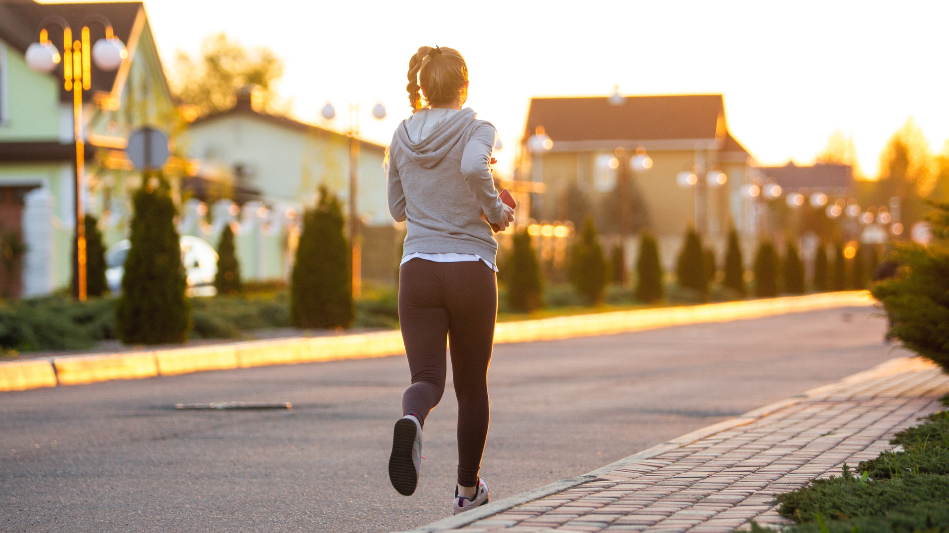 woman go jogging