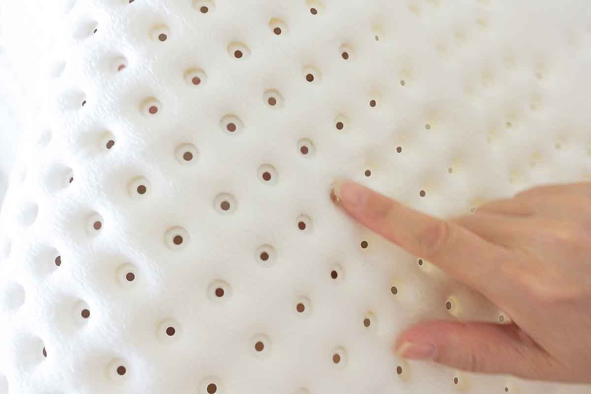 holes on electric blanket